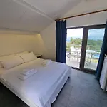 Amos Sea View