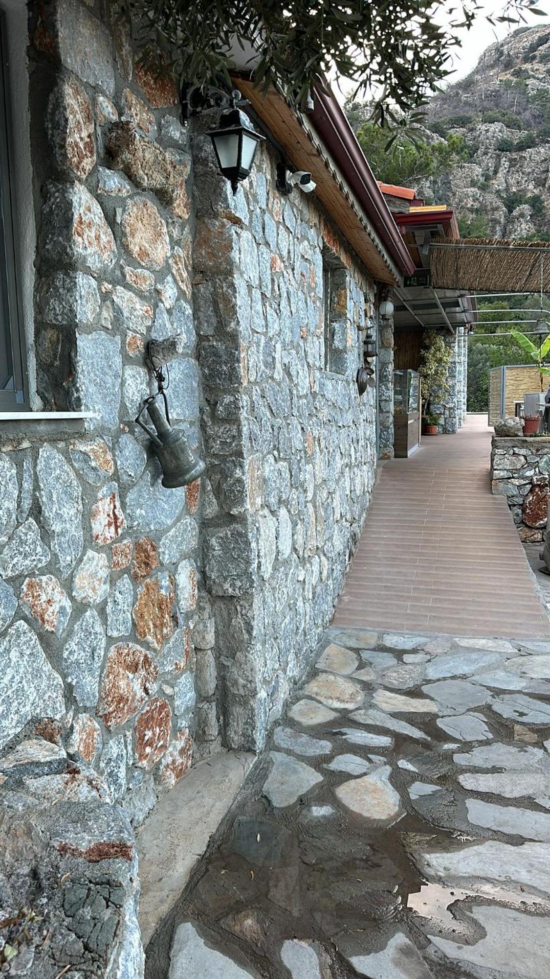 Amos Sea View Villa *