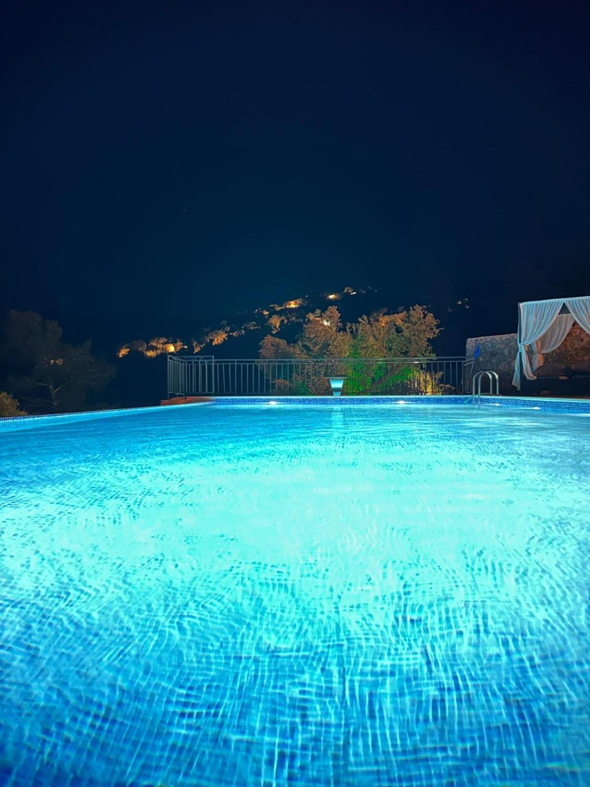 Villa Amos Sea View *