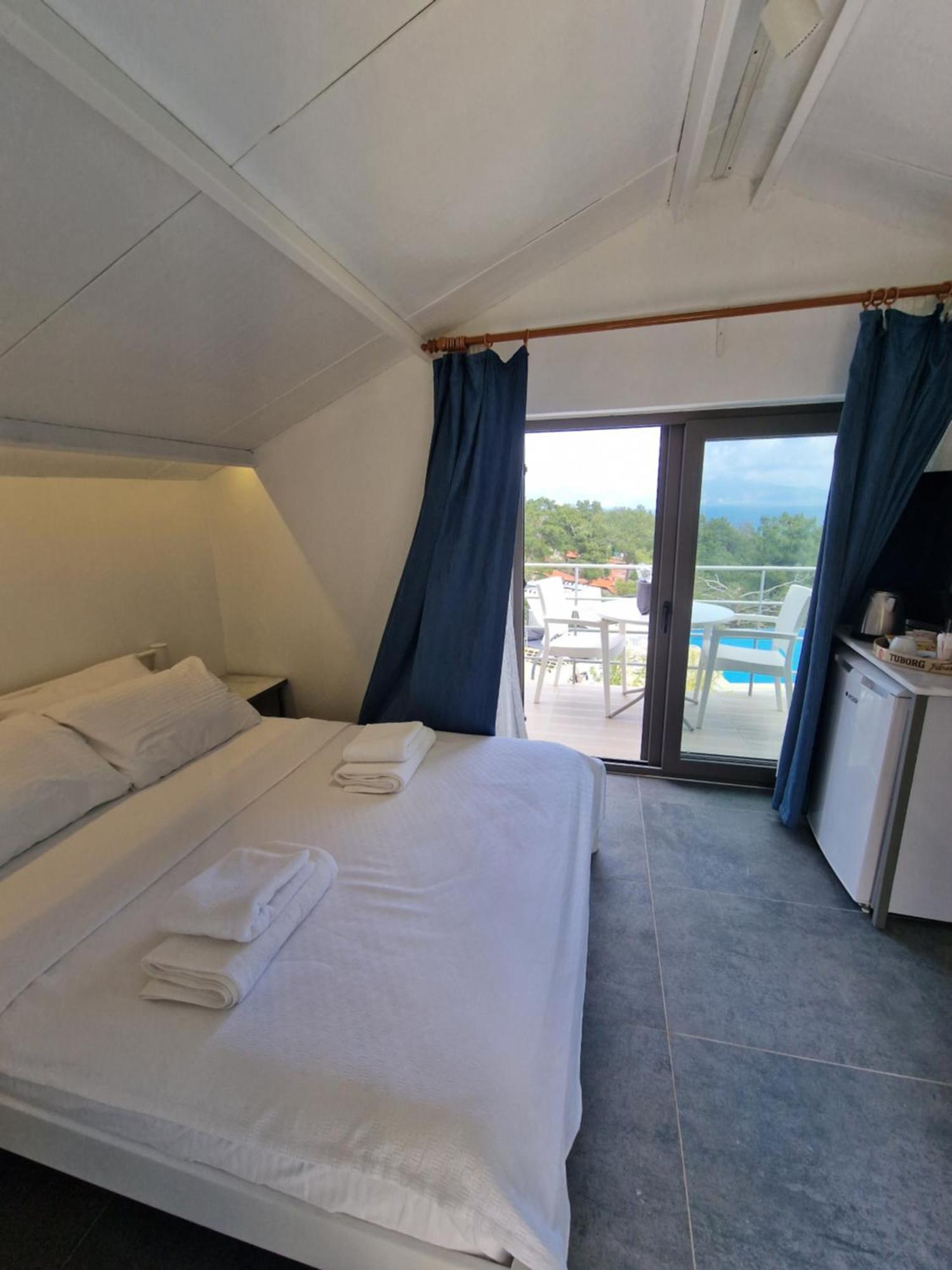 Amos Sea View